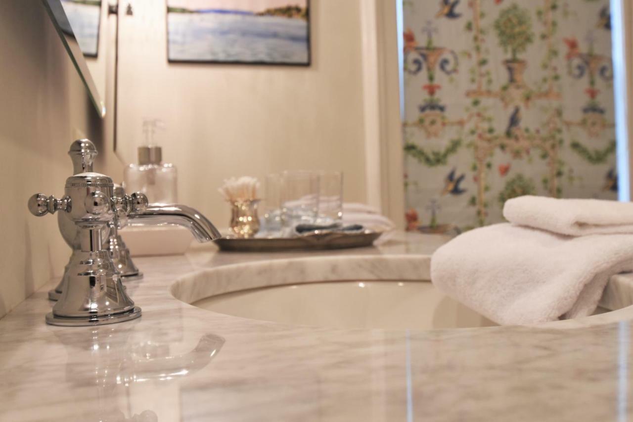 34 State "Historic Luxury Suites" Сканителс Экстерьер фото